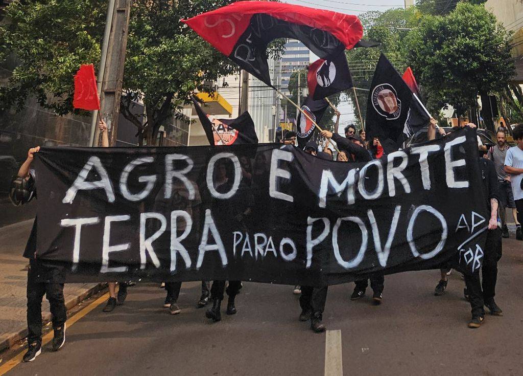 AGRO É MORTE! TERRA PARA O POVO!